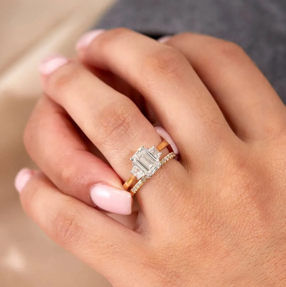 Born 18ct Yellow Gold 1.86ct Lab Grown Emerald Centre & Trapezoid Shaped Sides Diamond Ring