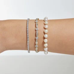 9ct Cultured Freshwater Pearls and a Gold Beat Bracelet