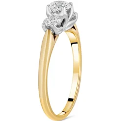 18ct gold ladies 0.75 carat diamond graduated three stone ring
