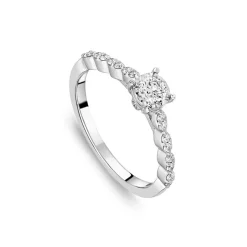 18ct White Gold Illusion Solitaire Vintage 0.37ct Diamond Shoulders Ring