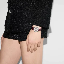 Gucci Model 2000 30mm Silver Dial Red Leather Strap Watch