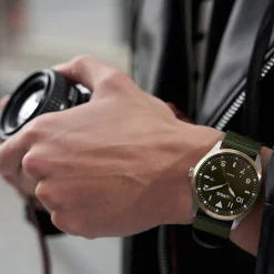 Lorus Quartz Gents 42mm Green Dial Gold Tone Steel Case Strap Watch