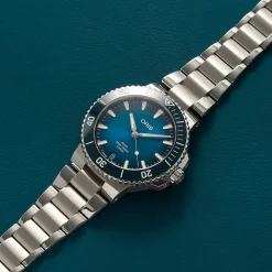 Oris Aquis Date Calibre 400 43.5mm Blue Dial Stainless Steel Bracelet Watch