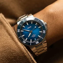 Oris Aquis Date Calibre 400 43.5mm Blue Dial Stainless Steel Bracelet Watch