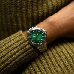 Oris Aquis Date Calibre 400 43.5mm Green Dial Stainless Steel Bracelet Watch