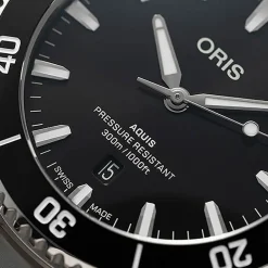 Oris Aquis Date 43.5mm Black Dial Stainless Steel Bracelet Watch