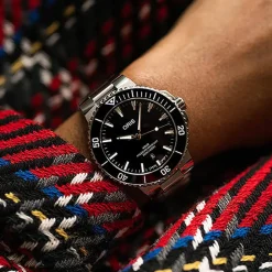 Oris Aquis Date 43.5mm Black Dial Stainless Steel Bracelet Watch