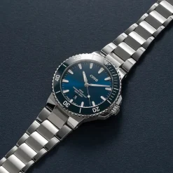 Oris Aquis Date 43.5mm Blue Dial Stainless Steel Bracelet Watch
