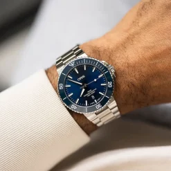 Oris Aquis Date 43.5mm Blue Dial Stainless Steel Bracelet Watch