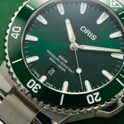 Oris Aquis Date 43.5mm Green Dial Stainless Steel Bracelet Watch