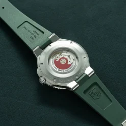 Oris Aquis Date 43.5mm Green Dial Rubber Strap Watch