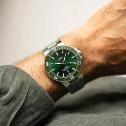 Oris Aquis Date 43.5mm Green Dial Rubber Strap Watch