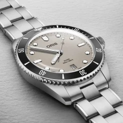 Oris Divers Date 39mm Beige Dial Stainless Steel Bracelet & Black Rubber Strap Watch