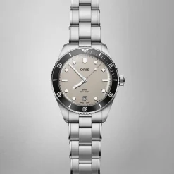 Oris Divers Date 39mm Beige Dial Stainless Steel Bracelet & Black Rubber Strap Watch