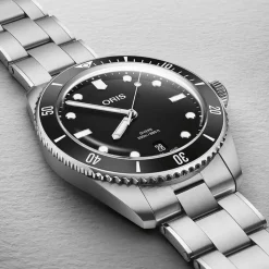 Oris Divers Date 39mm Black Dial Stainless Steel Bracelet & Black Rubber Strap Watch