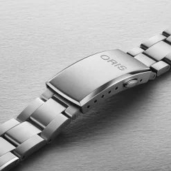 Oris Divers Date 39mm Black Dial Stainless Steel Bracelet & Black Rubber Strap Watch