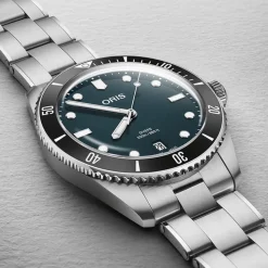 Oris Divers Date 39mm Blue Dial Stainless Steel Bracelet & Black Rubber Strap Watch