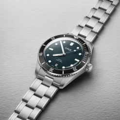 Oris Divers Date 39mm Blue Dial Stainless Steel Bracelet & Black Rubber Strap Watch