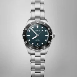 Oris Divers Date 39mm Blue Dial Stainless Steel Bracelet & Black Rubber Strap Watch