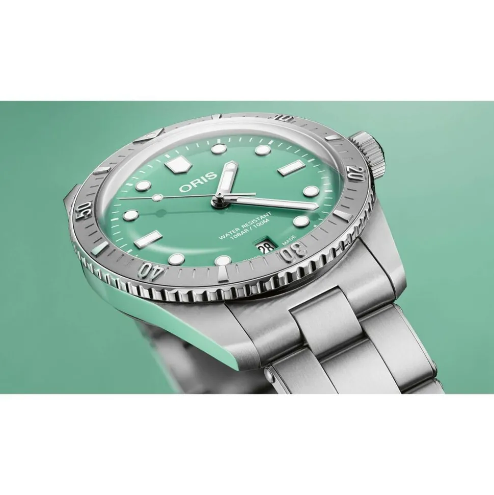 Oris Divers Sixty-Five ‘Cotton Candy’ 38mm Green Dial Steel Bracelet Watch