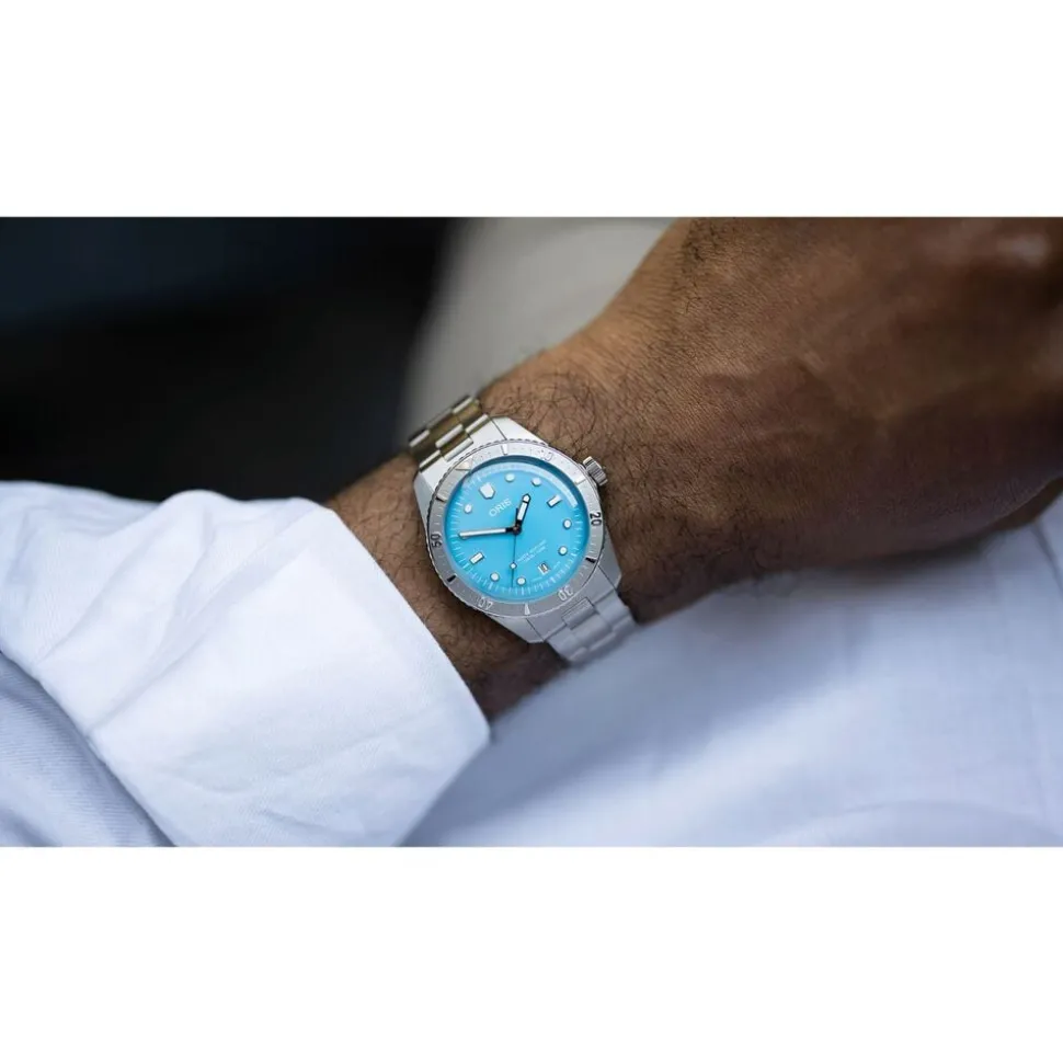 Oris Divers Sixty-Five ‘Cotton Candy’ 38mm Blue Dial Steel Bracelet Watch