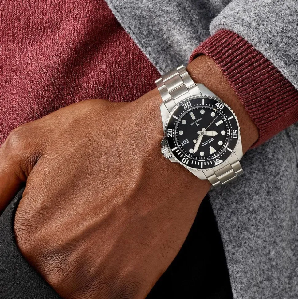 Seiko Prospex Solar Diver’s 41mm Pure Black Dial & Bezel Stainless Steel Bracelet Watch