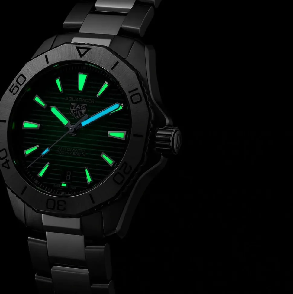 TAG Heuer Aquaracer Professional 200 Date 40mm Green Dial Stainless Steel Bracelet Watch